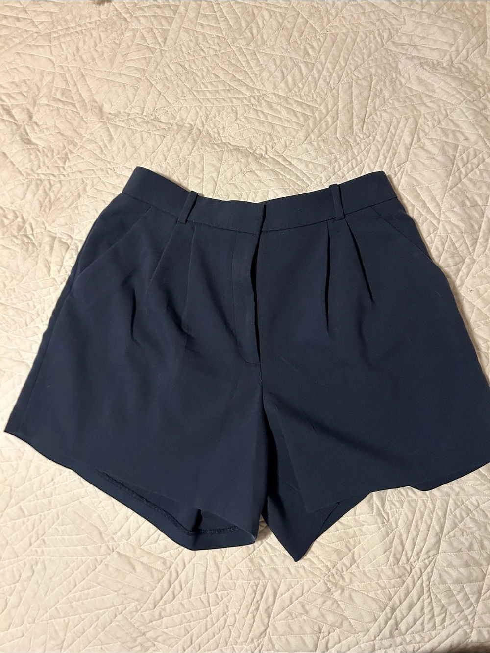 Abercrombie & Fitch Curve Love Navy High-Waisted Pleated Women's Shorts